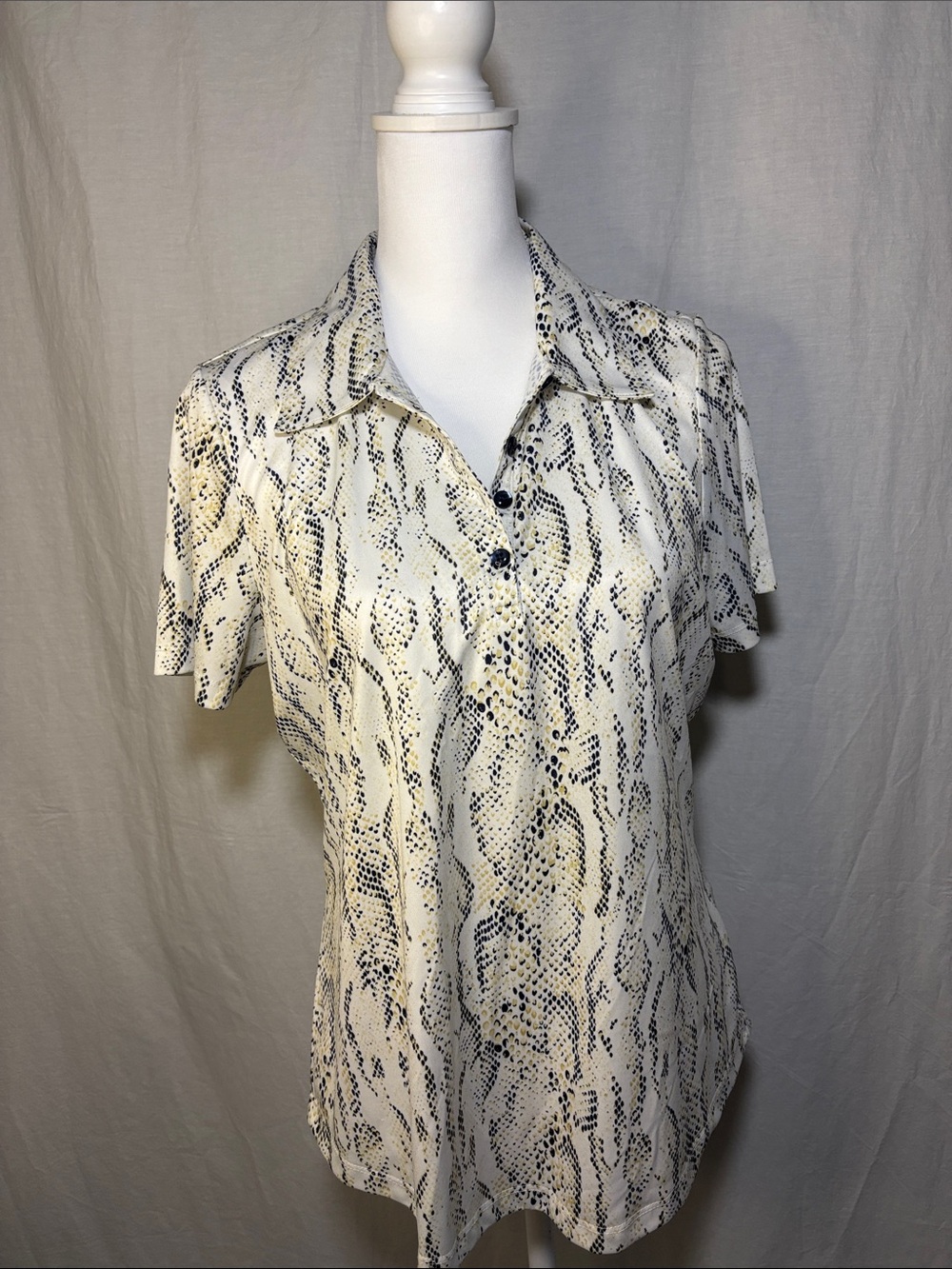 Greg Norman Women’s Short Sleeve Unique Snake Print Polo Golf  Top (132)
